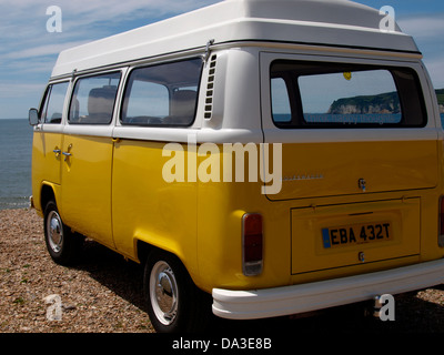 VW Wohnmobil geparkt an den Strand, Seaton, Devon, UK 2013 Stockfoto