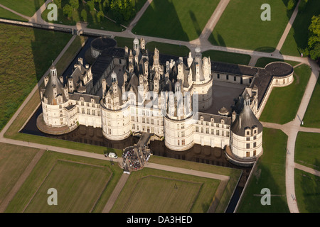 LUFTAUFNAHME. Chambord Castle. Ein UNESCO-Weltkulturerbe. Loir-et-Cher, Centre-Val de Loire, Frankreich. Stockfoto