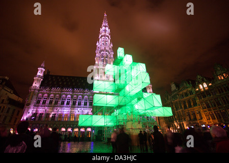 Elektro-Weihnachtsbaum in Grande Place, Brüssel, Belgien Stockfoto