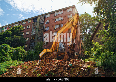 Bagger-Maschine auf der Baustelle während der Erdarbeiten Werke Stockfoto