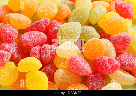 Obst-förmigen gummiartige Bonbons in granulierter Zucker beschichtet Stockfoto