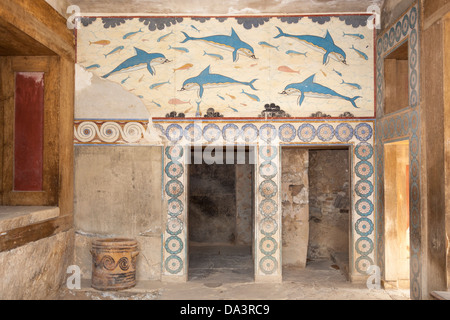 Delfin-Fresko in der Königin Megaron, Palast von Knossos, Knossos, Kreta, Griechenland Stockfoto