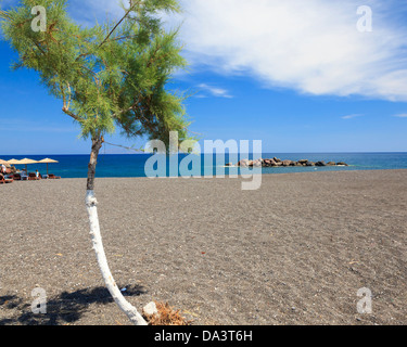 Kamari Beach auf der griechischen Insel Santorini Stockfoto