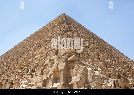 Große Pyramide von Giza, auch bekannt als Pyramide von Khufu und Pyramide von Cheops, Gizeh, Kairo, Ägypten Stockfoto