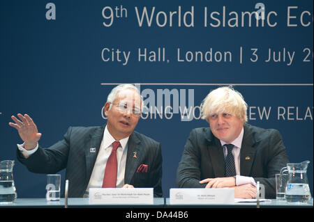 London, UK – 3. Juli 2013: Premierminister von Malaysia, meine Damen und Herren Dato' Sri Mohd Najib Tun Abdul Razak spricht während des Briefings am 9. World Islamic Forum am Rathaus Credit: Piero Cruciatti/Alamy Live News Stockfoto