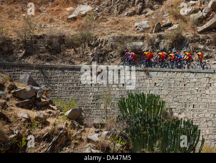 Eritreische nationale Radsportteam Massawa-Asmara Road, Asmara, Eritrea Stockfoto
