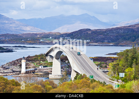 Die Skye-Brücke verbindet das schottische Festland mit der Isle Of Skye, Highlands und Inseln Schottland Großbritannien GB EU Europa Stockfoto