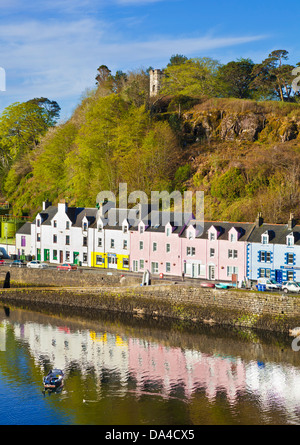 farbige Häuser in Portree Hafen Isle Of Skye, Highlands und Inseln Schottland Großbritannien GB EU Europa Stockfoto