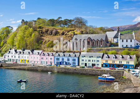 farbige Häuser in Portree Hafen Isle Of Skye, Highlands und Inseln Schottland Großbritannien GB EU Europa Stockfoto