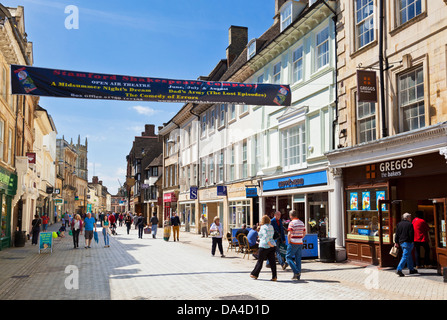 Geschäfte auf der High Street in Stamford Town Center Lincolnshire England UK GB EU Europa Stockfoto