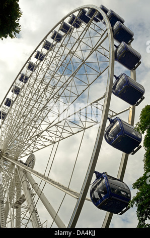 Sziget eye das größte mobile Riesenrad Europas befindet sich auf Erzsebet Platz Budapest Ungarn Europa Stockfoto