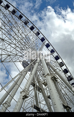 Sziget eye das größte mobile Riesenrad Europas befindet sich auf Erzsebet Platz Budapest Ungarn Europa Stockfoto