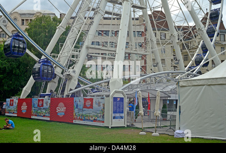 Sziget eye das größte mobile Riesenrad Europas befindet sich auf Erzsebet Platz Budapest Ungarn Europa Stockfoto