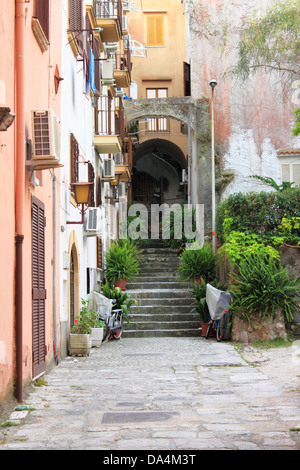 Städtischen Szene von Gaeta (Italien), eine typische mediterrane Stadt Stockfoto