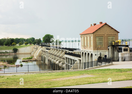 Lake Overholser Dam in Oklahoma City, gebaut in den Jahren 1917 und 1918 bis Wasser aus dem North Canadian River zu beschlagnahmen. Stockfoto