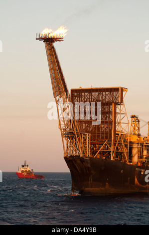 P 31 FPSO Bohrinsel im Offshore-Bereich für die Ölgesellschaft Petrobras arbeiten. Stockfoto