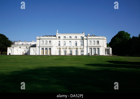 Große Villa (heute Gunnersbury Park Museum) in Gunnersbury Park, Gunnersbury, London, UK Stockfoto