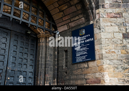 Nahaufnahme des Eingangs zum John O'Gaunt Torhaus im Lancaster Castle Lancashire England Vereinigtes Königreich GB Großbritannien Stockfoto