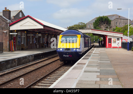 Bahnhof Redruth, Cornwall, England.  Erstes Great Western high-Speed-Zug von London nach Penzance. Stockfoto