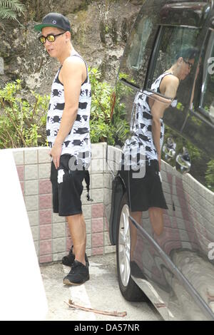 Jordan Chan ging zum Frühstück für seine Frau Cherrie Ying in Hong Kong, China auf Mittwoch, 3. Juli 2013 zu kaufen. Ihr Baby wurde am 1. Juli geboren. Stockfoto