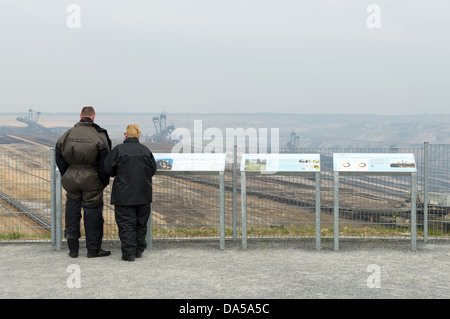 Public-Viewing-Point mit Informationen Schautafeln an einer Oberfläche Kohle mir in Deutschland Stockfoto