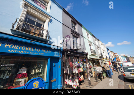 England, London, Nottinghill, Portobello Road, Antiquitätenläden Stockfoto