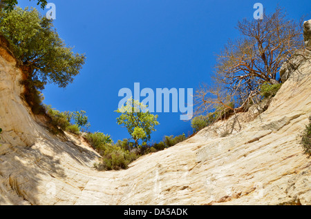 Das Colorado Provençal liegt im Süden Frankreichs, in der Nähe des wunderschönen Canyonflusses der Gorges du Verdon und ist ein muss auf der Luberon-Route Stockfoto