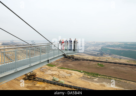 Eine erhöhte "Skywalk" für die Öffentlichkeit die typgleichen anzeigen (surface mine) Garzweiler, Deutschland. Stockfoto