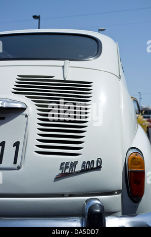 Platz für 600 Oldtimer Parken an einer Tankstelle in Alcala, Teneriffa, Kanarische Inseln, Spanien, Stockfoto