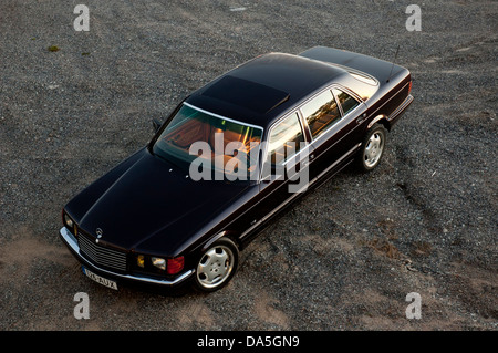 Mercedes-Benz W126 S-Klasse-Parkplatz Stockfoto