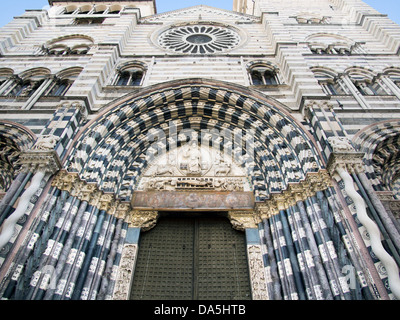 Die Fassade von San Lorenzo Cathedral Genua Stockfoto