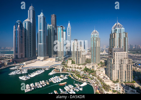 Vereinigte Arabische Emirate, Vereinigte Arabische Emirate, Dubai, Stadt, Dubai Marina, Dubai, Architektur, Boot, Boote, Gebäude, Bau, futuristisch, Har Stockfoto