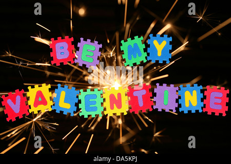 Das ist Liebe Note my Valentine mit Wunderkerze im Hintergrund werden Stockfoto