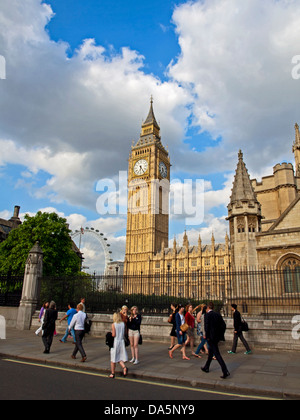 Blick auf den Elizabeth Tower (Big Ben) am nördlichen Ende des Palace of Westminster (Houses of Parliament) Stockfoto