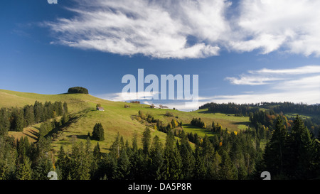 Bauernhaus, Bauernhof, Berg Gericht, Blappach, Emmental, Föhn, Föhn, Wolken, Haus, Haus, Himmel, Hof, Hof, Kanton Bern, Bern, Mann - Stockfoto