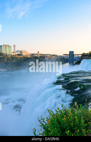 Niagarafälle-Sonnenaufgang in der Morgen-Nahaufnahme Stockfoto