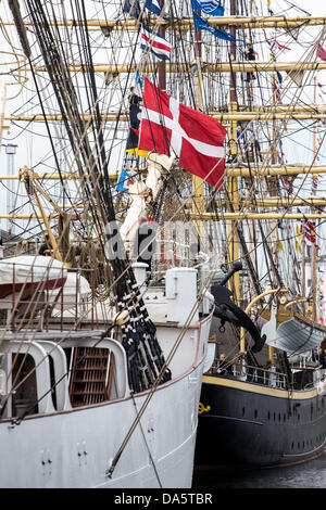 Aarhus (Dänemark). 4. Juli 2013. Die dänische Flagge "Georg Stage" The Tall Schiffe Rennen 2013 in Aarhus, Dänemark. Die Stadt Aarhus in Dänemark, ist der Ausgangspunkt des diesjährigen Tall Ships Races. Die Veranstaltung umfasst eine Flotte von 104 Segelschiffe und 3000 Crew-Mitglieder aus aller Welt. Bildnachweis: Michael härter/Alamy Live-Nachrichten Stockfoto