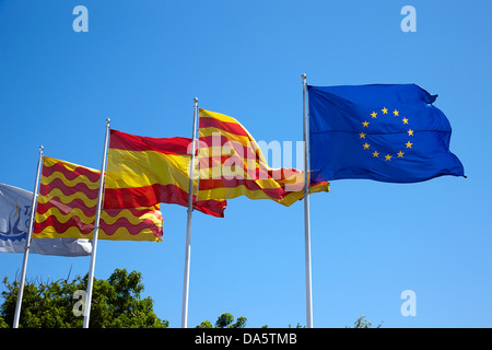 Tarragona Spanisch Katalanisch und EU-Fahnen Katalonien Spanien Stockfoto