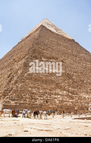 Pyramide von Khafre, auch bekannt als Pyramide des Chephren, Gizeh, Kairo, Ägypten Stockfoto