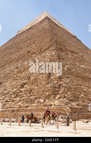 Pyramide von Khafre, auch bekannt als Pyramide des Chephren, Gizeh, Kairo, Ägypten Stockfoto