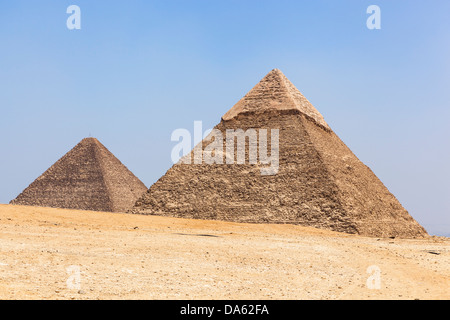 Große Pyramide von Gizeh (Pyramide von Khufu und Cheops) und Pyramide von Khafre (Pyramide des Chephren), Gizeh, Kairo, Ägypten Stockfoto