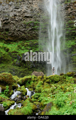 Watson Falls, Oregon, Roseburg, Oregon, USA, USA, Amerika, Wasser, Wasserfall, grün, Natur, Landschaft, Stockfoto