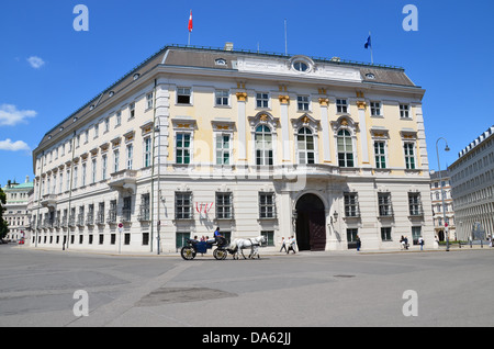 Das Bundeskanzleramt ist der Sitz des österreichischen Kanzlers und vertritt seit über 250 Jahren das Zentrum der macht. Stockfoto