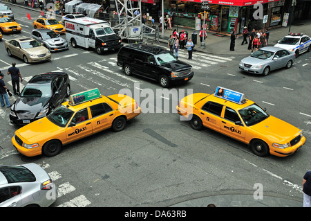 Rush Hour, Taxis, Times Square, Midtown, Manhattan, New York, Stadt, Stadt, USA, Nordamerika, Amerika Stockfoto