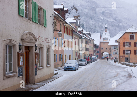 Saint-Ursanne, Jura, Kanton, JU, Dorf, Schnee, Winter, Schweiz, Europa, Straße Stockfoto