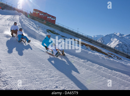 Fahrt, Rodel, Rodeln, Muottas Muragl, anzeigen, Engadin, Engadin, Wintersport, Kanton, GR, Graubünden, Graubünden, Engadin, Enga Stockfoto