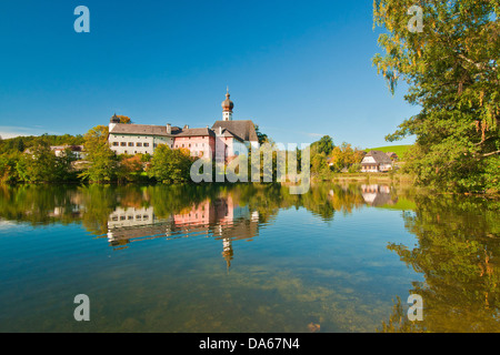 Deutschland, Europa, Bayern, Oberbayern, Rupertiwinkel, Berchtesgaden, Wiese, Höglwörth, Hoeglwoerth, See, Augustiner, Cloist Stockfoto