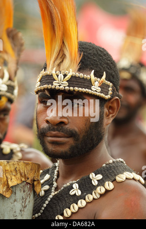 Kultur, ethnische, Person, indigene, Menschen, Native, Stämme, Stammesangehörige, Highlander, Kopfschmuck, Porträt, Muschel, Muscheln, Goroka, Stockfoto