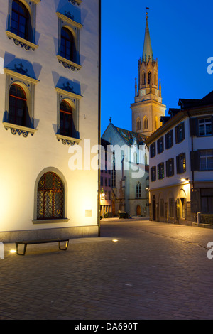 St. Gallen, St. Gallen, Old Town, Schweiz, Europa, Kanton, Stadt, Stadt, Abendlicht, Beleuchtung, Beleuchtung, Kirche, Häuser, Stockfoto