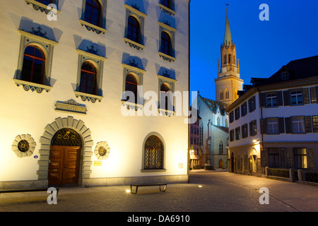 St. Gallen, St. Gallen, Old Town, Schweiz, Europa, Kanton, Stadt, Stadt, Abendlicht, Beleuchtung, Beleuchtung, Kirche, Häuser, Stockfoto